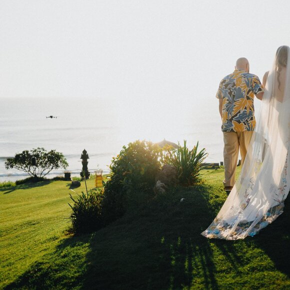 Tara Lauren Marigold Cathedral Veil - Picture 7 of 8
